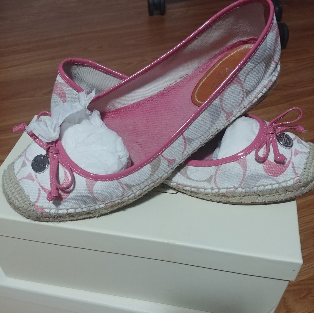 Coach Flat